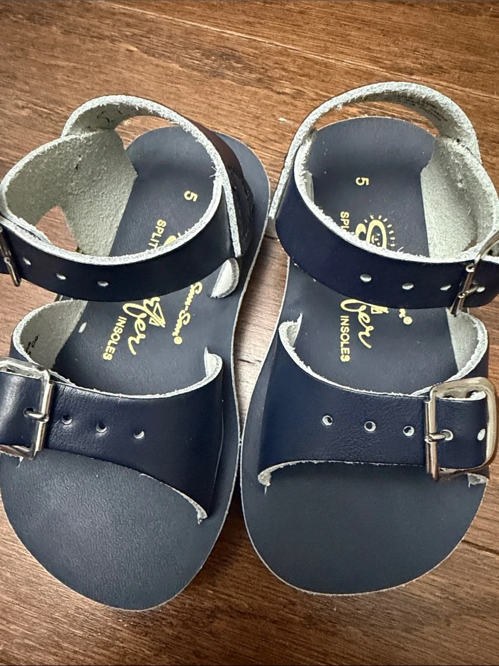 Saltwater Sun-San Sea Wee sandals- like new- toddler 5